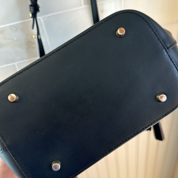 Black vegan leather bucket bag - Picture 5 of 7